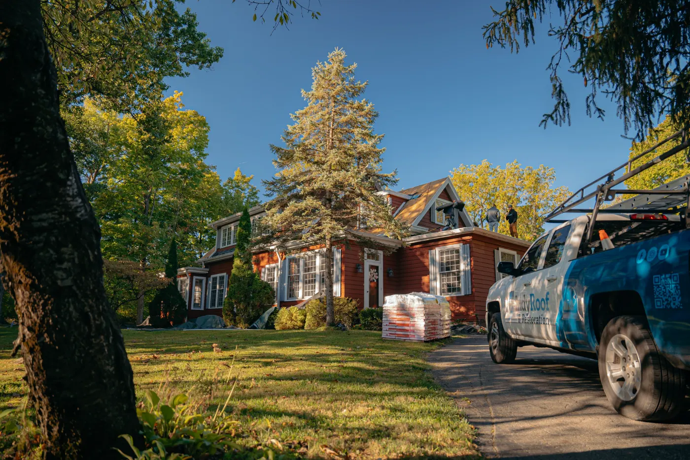 Manufacturer-certified roof installation in Delphi